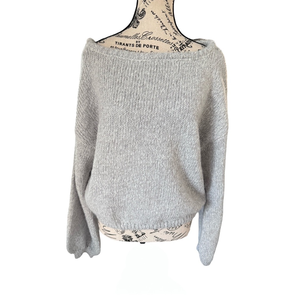 Garage Long Sleeve Oversized Boat Neck Balloon Sleeve Sweater NWT Size M - Picture 4 of 9
